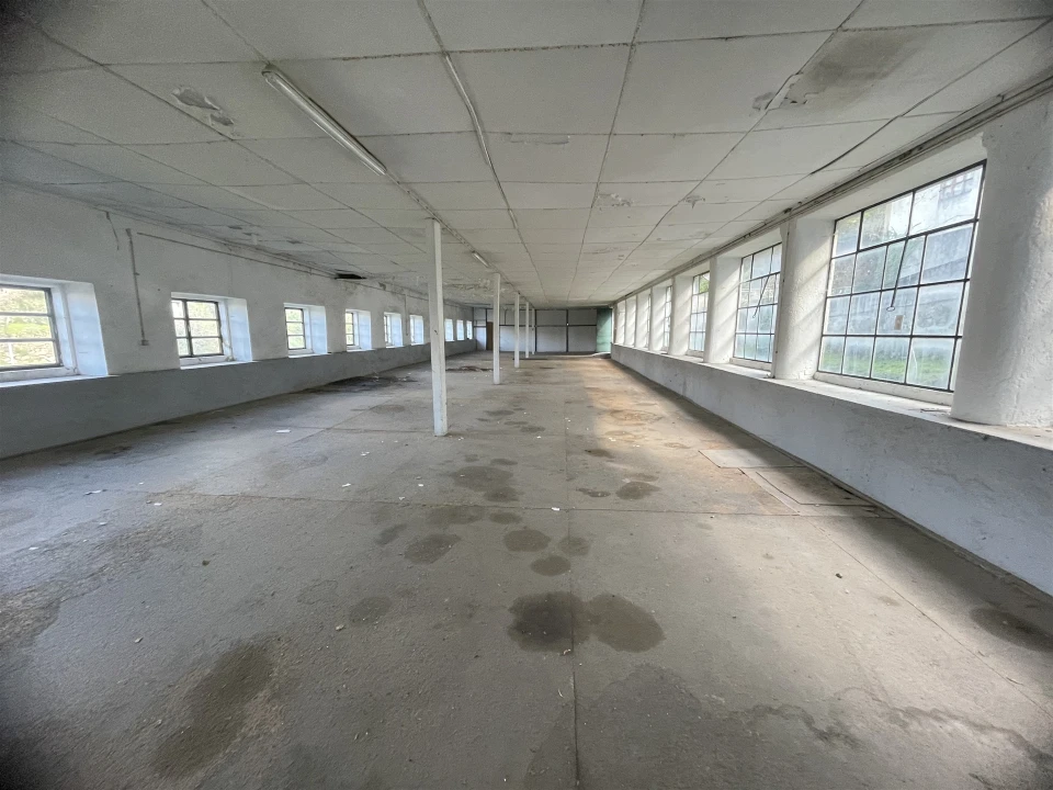 Armazém para Venda em Gouveia (São Pedro e São Julião) Foto 11