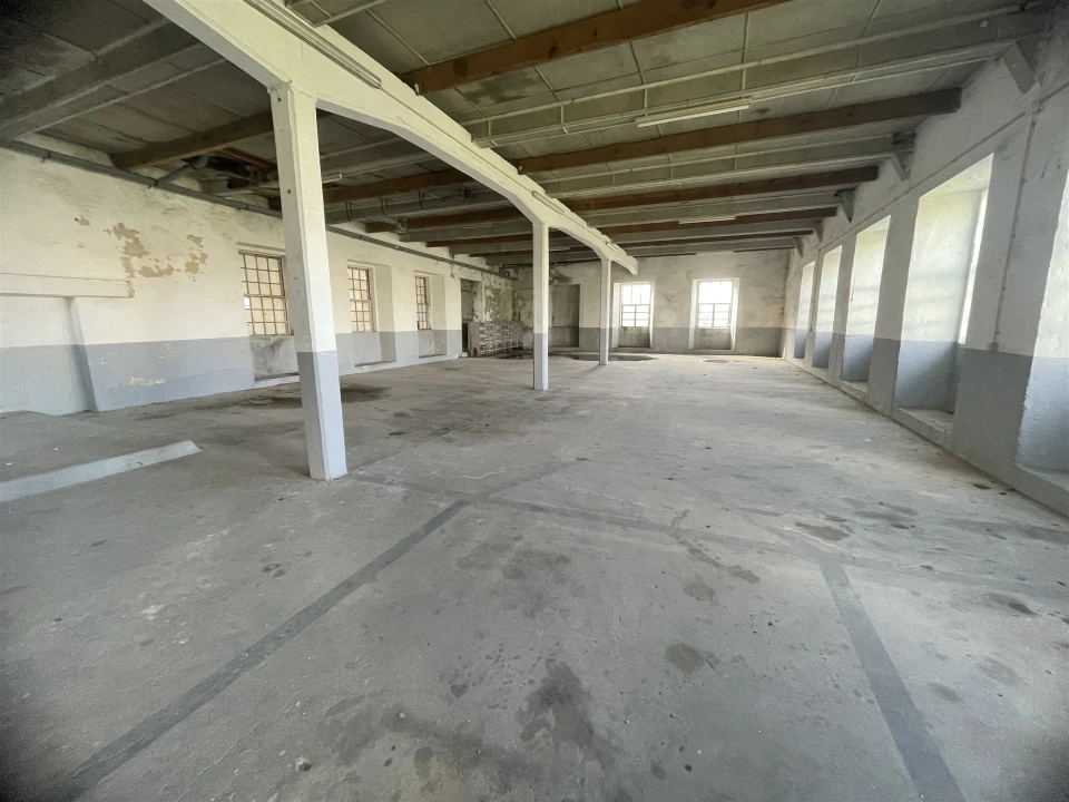 Armazém para Venda em Gouveia (São Pedro e São Julião) Foto 5