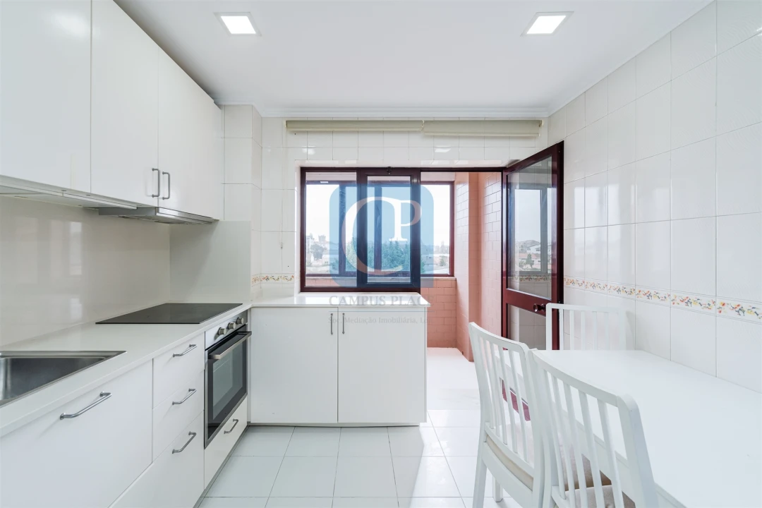 Apartamento T2 para Arrendamento em Aldoar, Foz do Douro e Nevogilde Foto 4