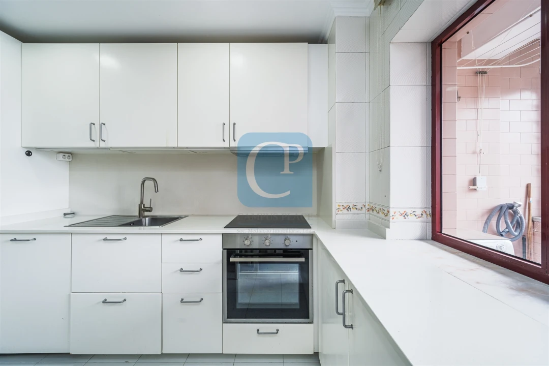 Apartamento T2 para Arrendamento em Aldoar, Foz do Douro e Nevogilde Foto 3