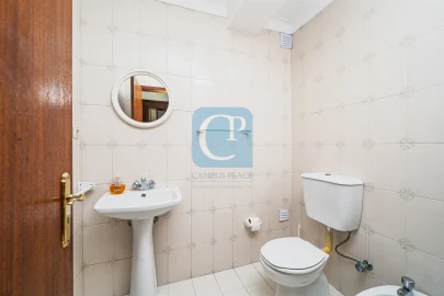 Apartamento T2 para Arrendamento em Aldoar, Foz do Douro e Nevogilde