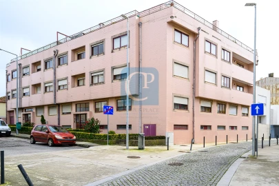 Apartamento T2 para Arrendamento em Aldoar, Foz do Douro e Nevogilde