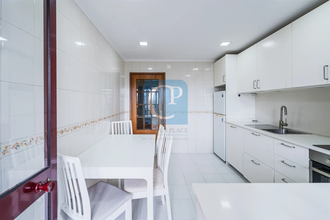 Apartamento T2 para Arrendamento em Aldoar, Foz do Douro e Nevogilde Foto 5