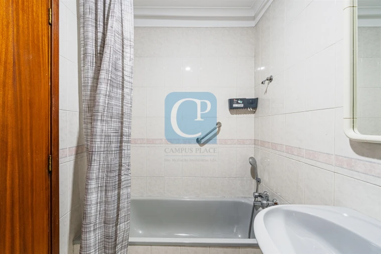 Apartamento T2 para Arrendamento em Aldoar, Foz do Douro e Nevogilde Foto 16