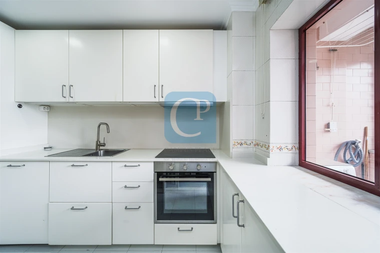 Apartamento T2 para Arrendamento em Aldoar, Foz do Douro e Nevogilde Foto 3