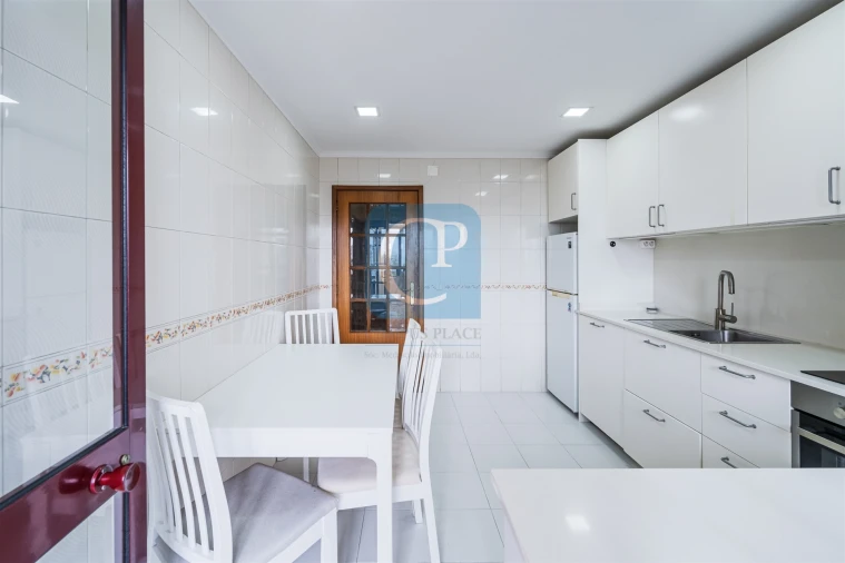 Apartamento T2 para Arrendamento em Aldoar, Foz do Douro e Nevogilde Foto 5