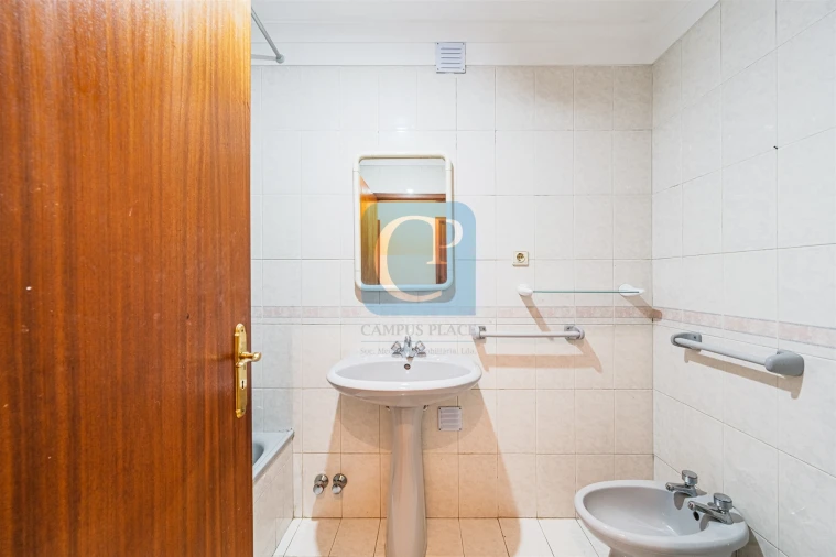 Apartamento T2 para Arrendamento em Aldoar, Foz do Douro e Nevogilde Foto 15