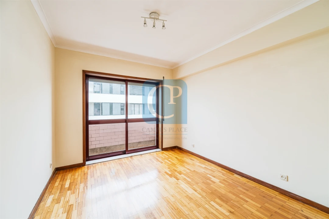 Apartamento T2 para Arrendamento em Aldoar, Foz do Douro e Nevogilde Foto 17