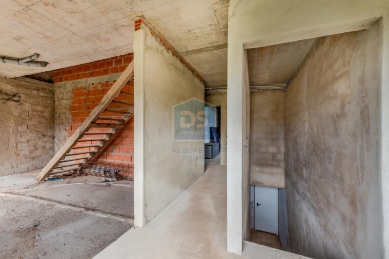 Moradia T6 para Venda em Alvor Foto 13