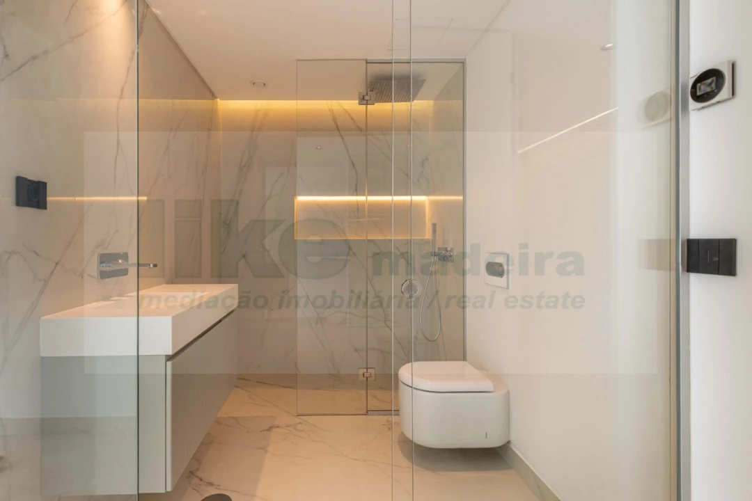 Moradia T4 para Venda em Funchal (Santa Maria Maior) Foto 30