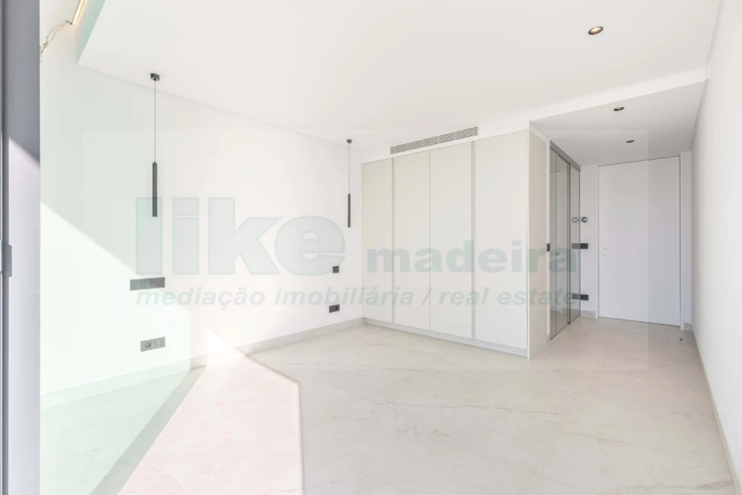 Moradia T4 para Venda em Funchal (Santa Maria Maior) Foto 31