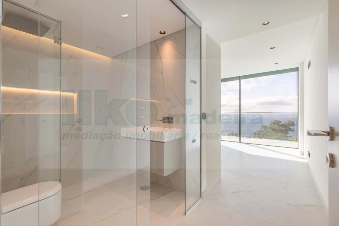 Moradia T4 para Venda em Funchal (Santa Maria Maior) Foto 32