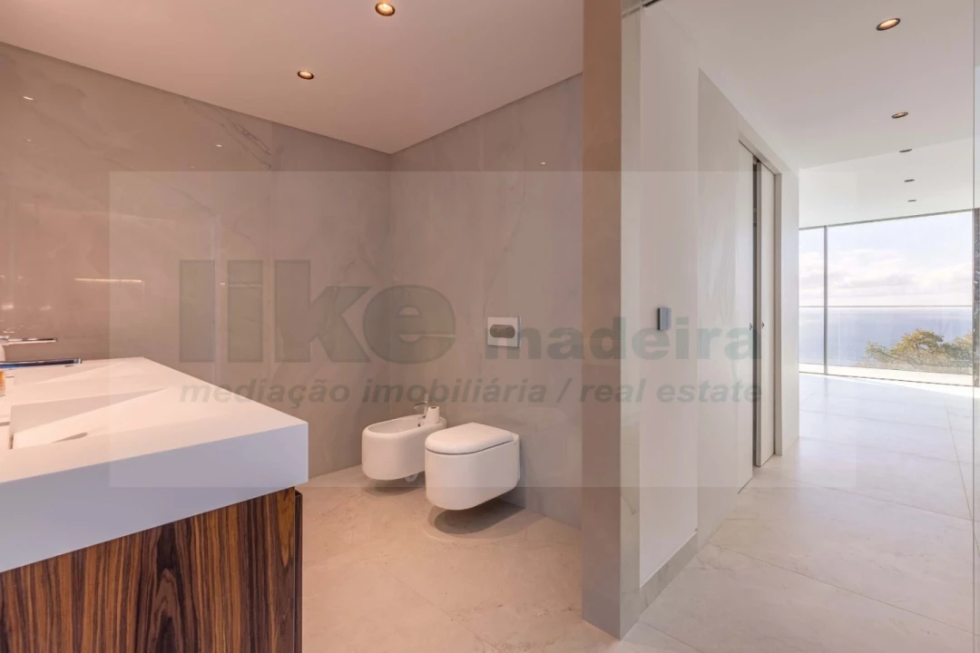 Moradia T4 para Venda em Funchal (Santa Maria Maior) Foto 36