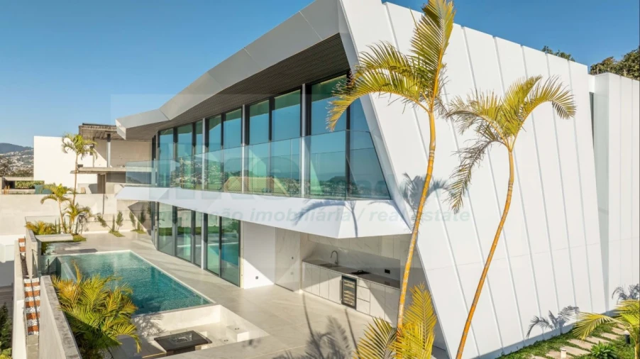 Moradia T4 para Venda em Funchal (Santa Maria Maior) Foto 4