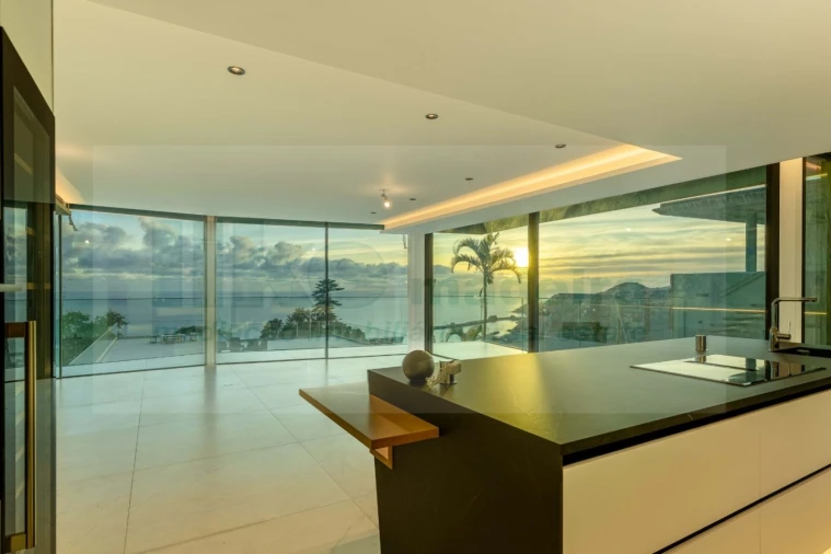 Moradia T4 para Venda em Funchal (Santa Maria Maior) Foto 19