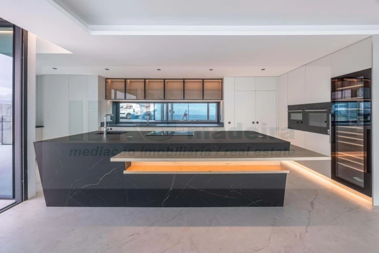 Moradia T4 para Venda em Funchal (Santa Maria Maior) Foto 20