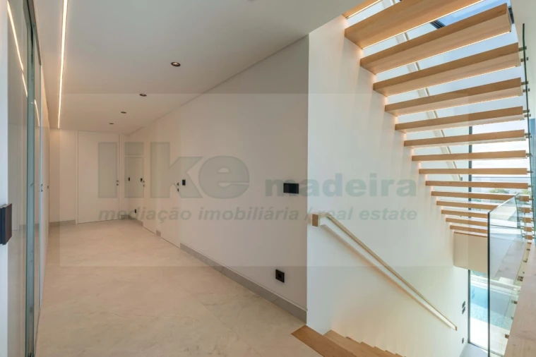 Moradia T4 para Venda em Funchal (Santa Maria Maior) Foto 27