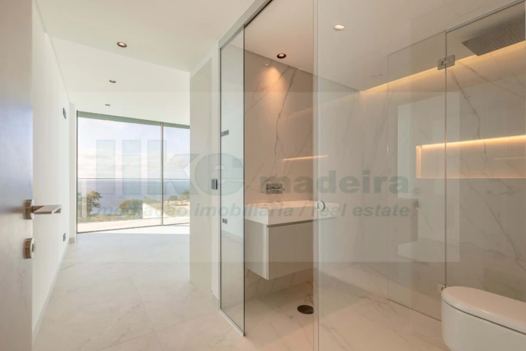 Moradia T4 para Venda em Funchal (Santa Maria Maior) Foto 29