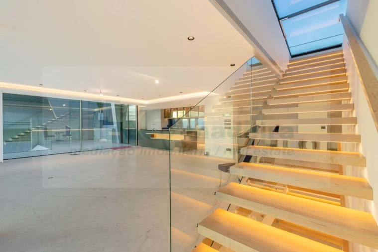 Moradia T4 para Venda em Funchal (Santa Maria Maior) Foto 43