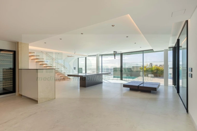 Moradia T4 para Venda em Funchal (Santa Maria Maior) Foto 45