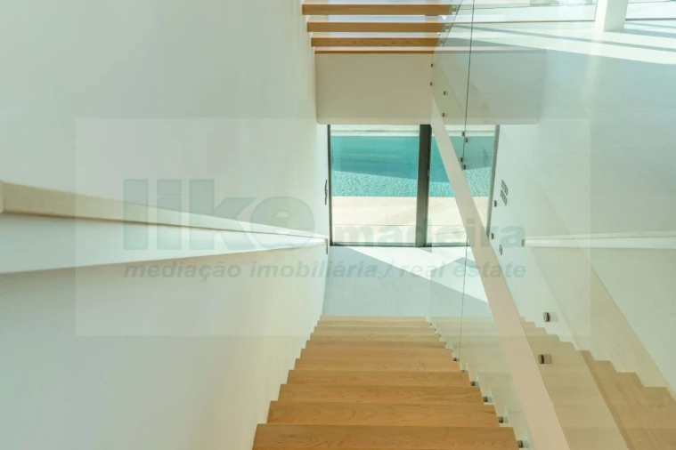 Moradia T4 para Venda em Funchal (Santa Maria Maior) Foto 47