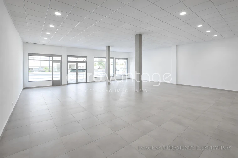 Loja para Arrendamento em Pataias e Martingança Foto 8