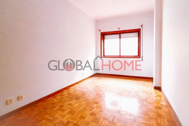 Apartamento T1 para Venda em Canelas Foto 18