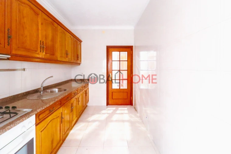 Apartamento T1 para Venda em Canelas Foto 5