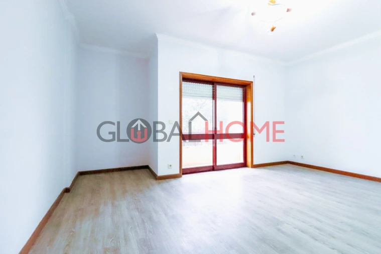 Apartamento T1 para Venda em Canelas Foto 8