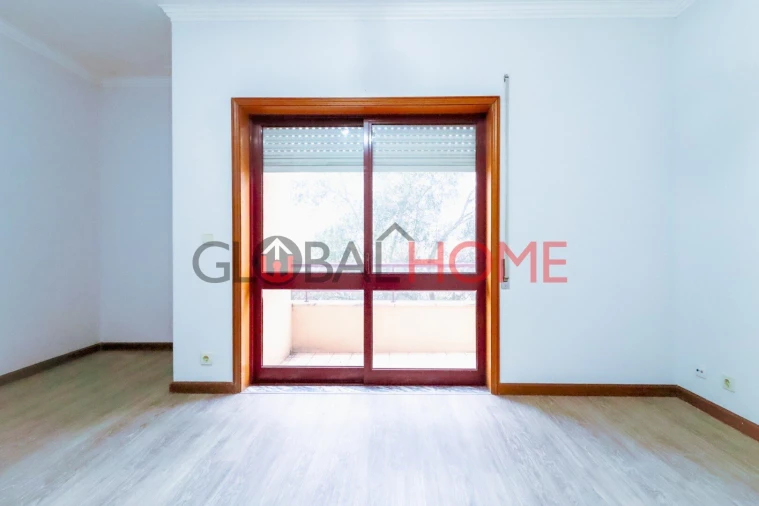 Apartamento T1 para Venda em Canelas Foto 9