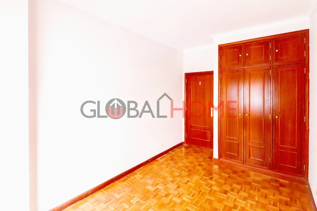 Apartamento T1 para Venda em Canelas Foto 20