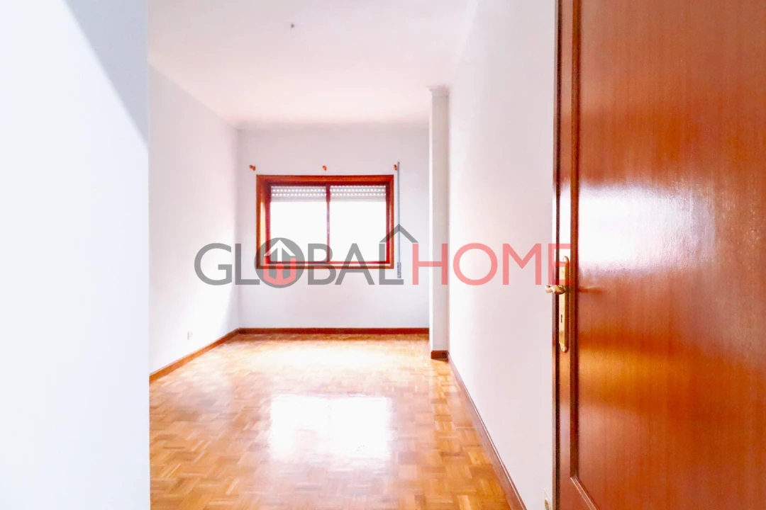 Apartamento T1 para Venda em Canelas Foto 17