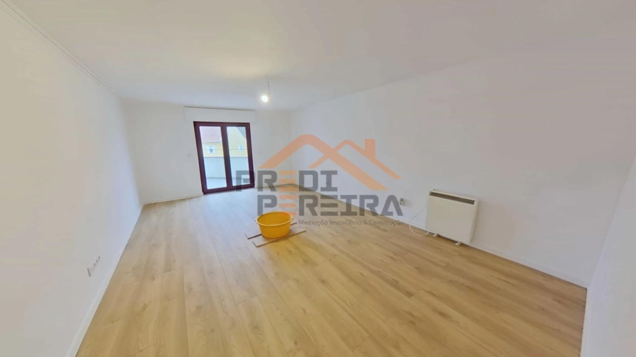 Apartamento T3 para Venda em Casal de Cambra Foto 11