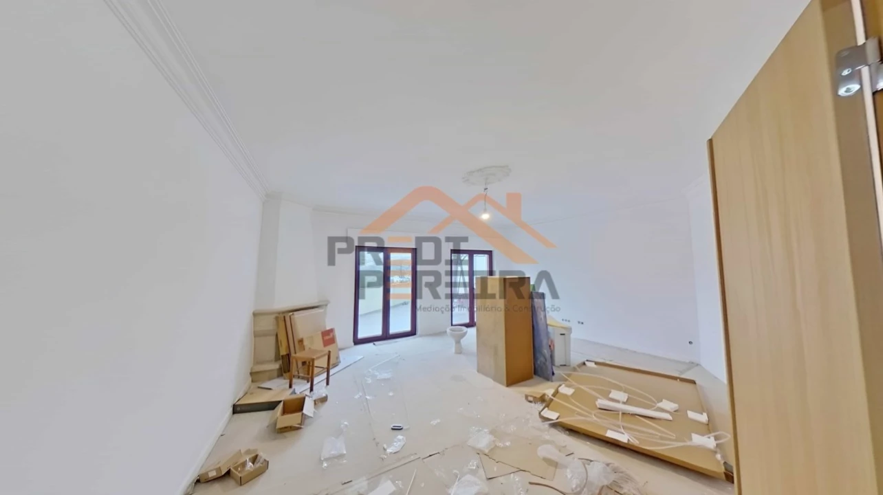 Apartamento T3 para Venda em Casal de Cambra Foto 6