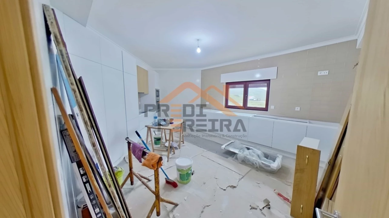 Apartamento T3 para Venda em Casal de Cambra Foto 7