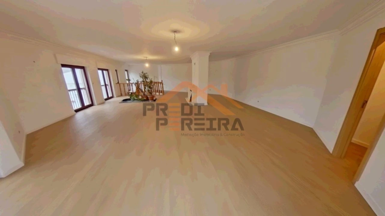 Apartamento T3 para Venda em Casal de Cambra Foto 16