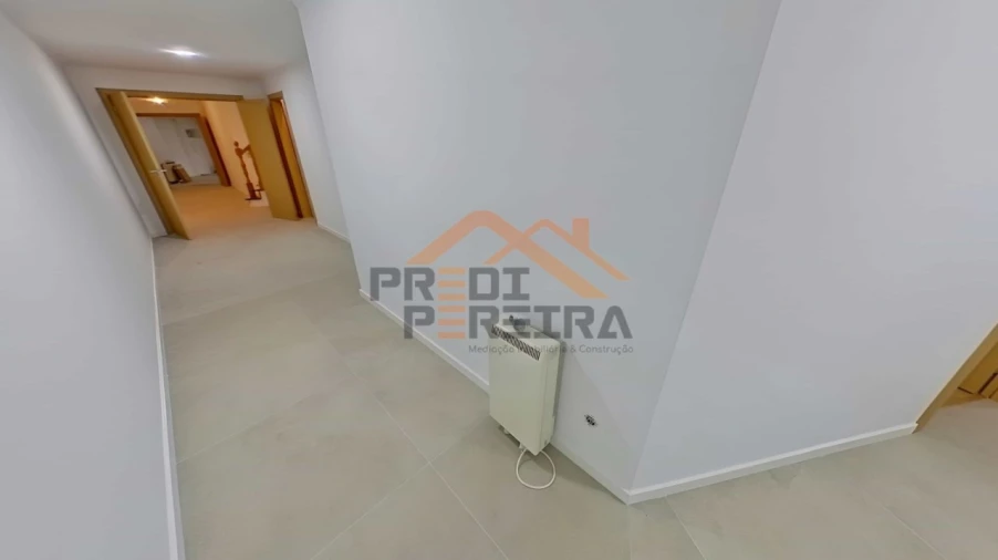 Apartamento T3 para Venda em Casal de Cambra Foto 15