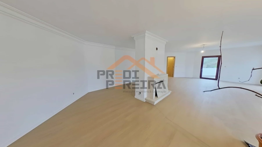 Apartamento T3 para Venda em Casal de Cambra Foto 17