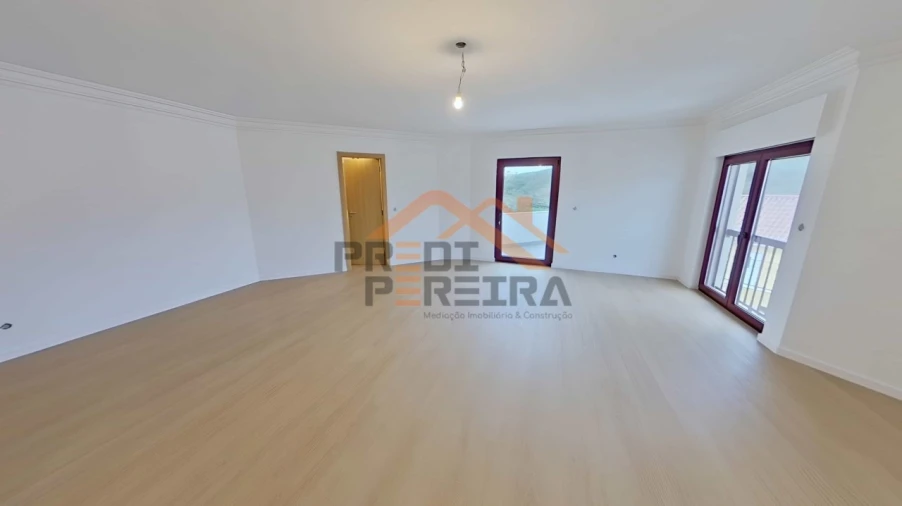 Apartamento T3 para Venda em Casal de Cambra Foto 20