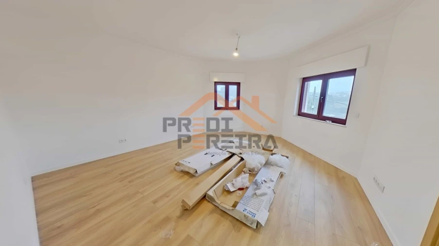 Apartamento T3 para Venda em Casal de Cambra Foto 21