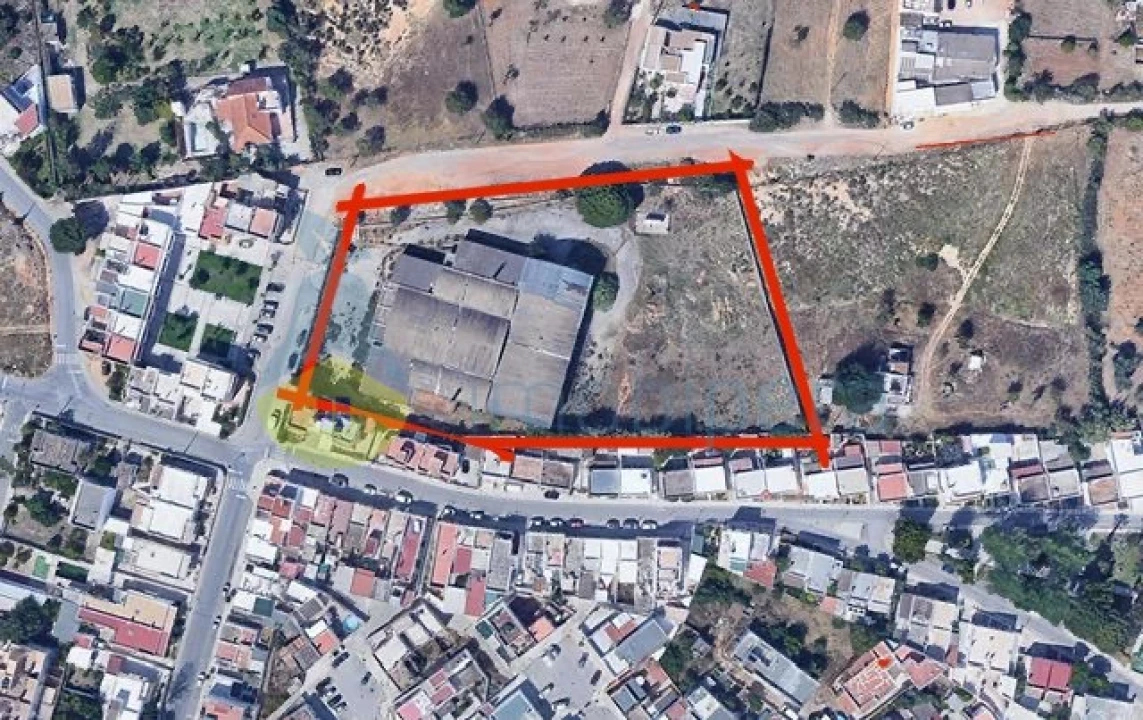 Terreno para Venda em Quelfes Foto 2