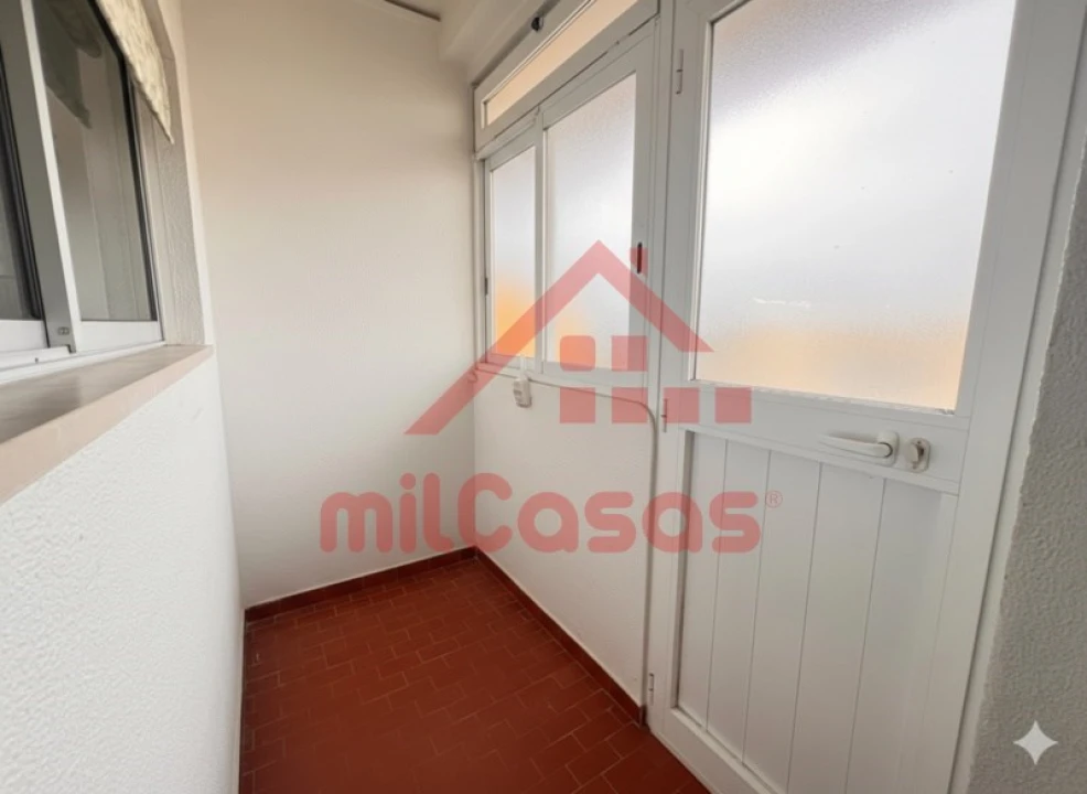 Apartamento T2 para Venda em Santa Maria, São Pedro e Matacães Foto 16