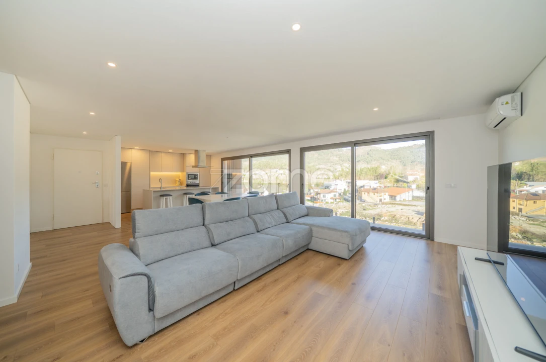 Apartamento T3 para Venda em Vieira do Minho Foto 1