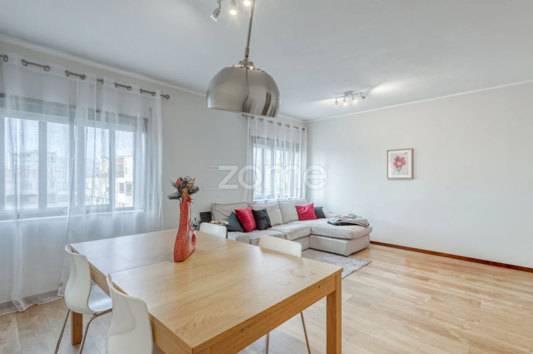 Apartamento T3 para Venda em Rio Tinto Foto 2