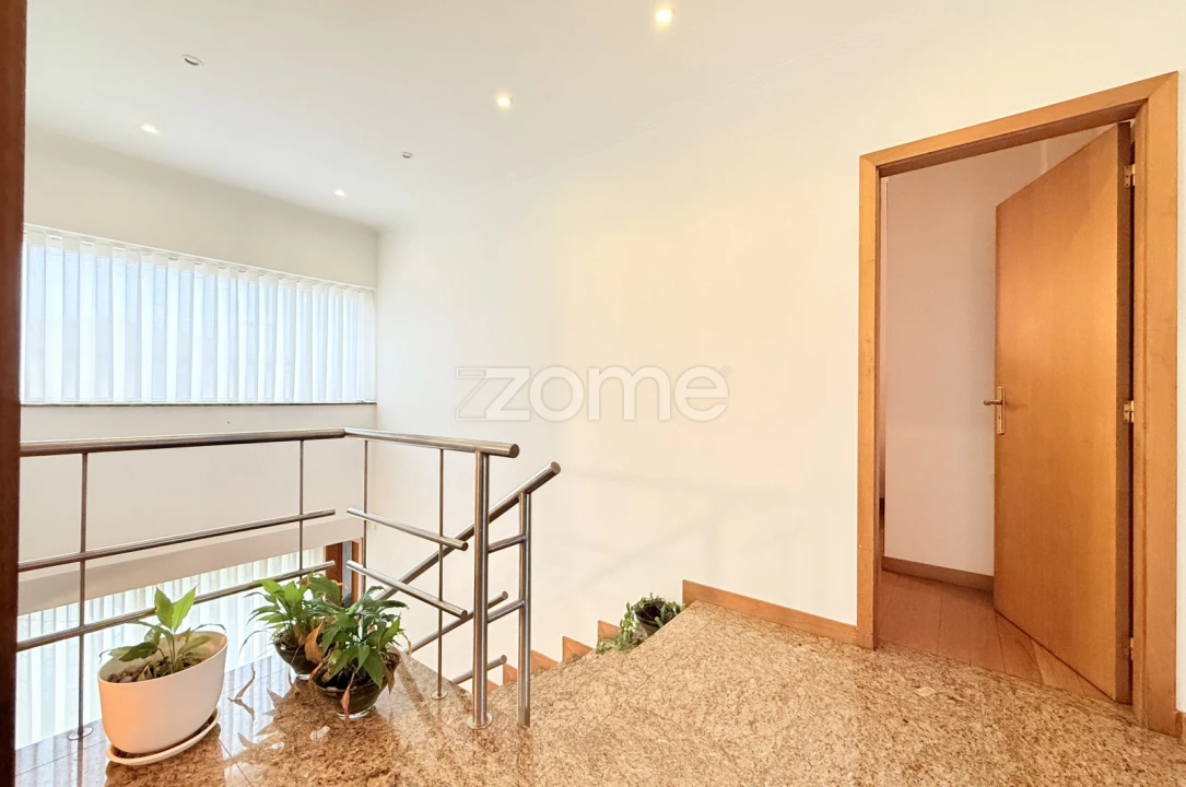 Moradia T3 para Venda em Brito Foto 24