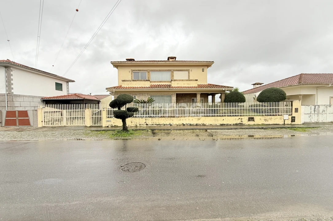 Moradia T3 para Venda em Brito Foto 4