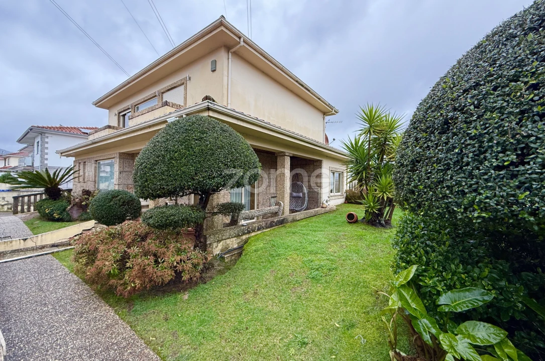 Moradia T3 para Venda em Brito Foto 1