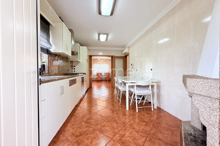 Moradia T3 para Venda em Brito Foto 18