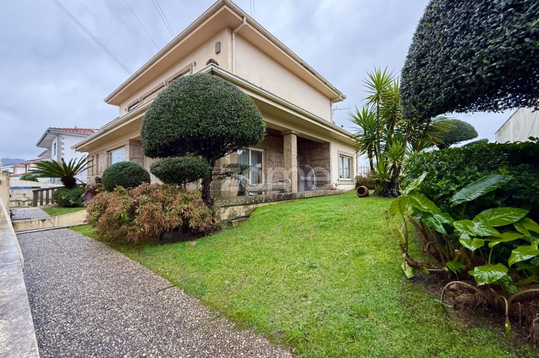 Moradia T3 para Venda em Brito Foto 2