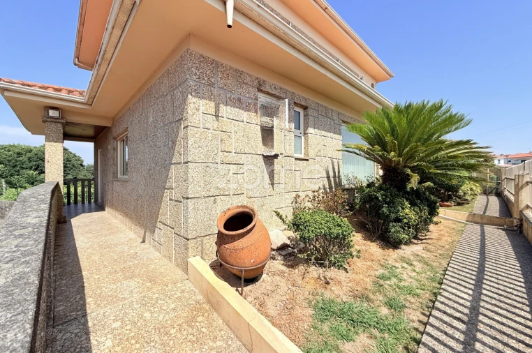 Moradia T3 para Venda em Brito Foto 16